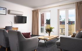 Mainstay Suites Kew